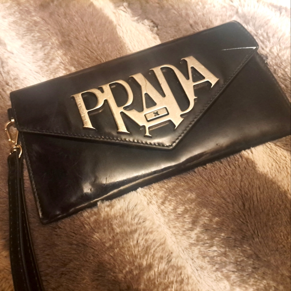 Prada nero spazzolato wallet